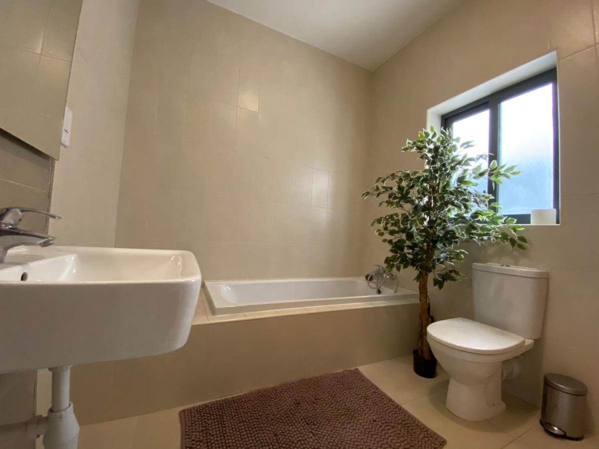 Hepburn Holiday Apartment Birżebbuġa Exteriör bild