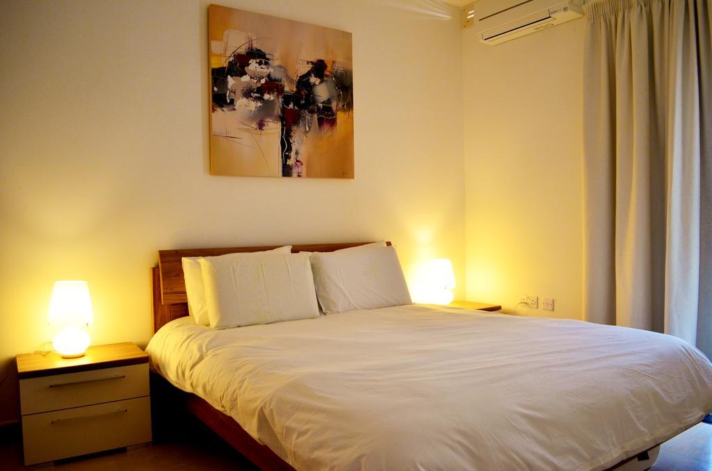 Hepburn Holiday Apartment Birżebbuġa Exteriör bild