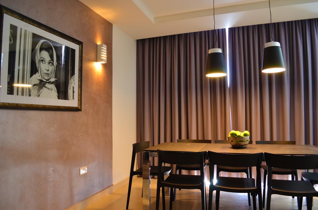 Hepburn Holiday Apartment Birżebbuġa Exteriör bild